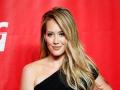Hilary Duff shares BTS pictures from 'How I Met Your Father' sets - Hindi News | Hilary Duff shares BTS pictures from 'How I Met Your Father' sets | Latest entertainment News at Lokmattimes.com