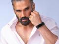 Suniel Shetty ages himself to look like Thalaivan in 'Dharavi Bank' - Hindi News | Suniel Shetty ages himself to look like Thalaivan in 'Dharavi Bank' | Latest entertainment News at Lokmattimes.com