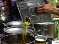Edible oil producers asked to declare net quantity in volume without temp - Hindi News | Edible oil producers asked to declare net quantity in volume without temp | Latest international News at Lokmattimes.com