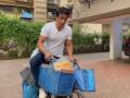 Sonu Sood sells eggs, bread from 'Sonu Sood ki Supermarket' on a cycle - Hindi News | Sonu Sood sells eggs, bread from 'Sonu Sood ki Supermarket' on a cycle | Latest entertainment News at Lokmattimes.com