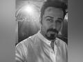 Emraan Hashmi shares intriguing glimpse from night shoot - Hindi News | Emraan Hashmi shares intriguing glimpse from night shoot | Latest maharashtra News at Lokmattimes.com