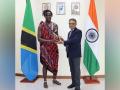 Indian High Commission in Tanzania honours social media lip-syncing sensation Kili Paul - Hindi News | Indian High Commission in Tanzania honours social media lip-syncing sensation Kili Paul | Latest entertainment News at Lokmattimes.com