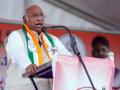 Ahead of crucial CLP meeting in Karnataka, Kharge heads to Delhi - Hindi News | Ahead of crucial CLP meeting in Karnataka, Kharge heads to Delhi | Latest politics News at Lokmattimes.com