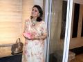 Ranbir-Alia's Mehendi: Neetu Kapoor looks radiant in Abu Jani Sandeep Khosla's Ghagra - Hindi News | Ranbir-Alia's Mehendi: Neetu Kapoor looks radiant in Abu Jani Sandeep Khosla's Ghagra | Latest maharashtra News at Lokmattimes.com