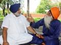 Sukhbir interacts with elderly protester to support farmers cause - Hindi News | Sukhbir interacts with elderly protester to support farmers cause | Latest politics News at Lokmattimes.com