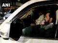 Mumbai: Eknath Shinde meets Sanjay Raut at Lilawati hospital - Hindi News | Mumbai: Eknath Shinde meets Sanjay Raut at Lilawati hospital | Latest national News at Lokmattimes.com