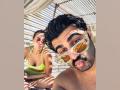 Arjun Kapoor, Malaika Arora share New Year wishes with a pout - Hindi News | Arjun Kapoor, Malaika Arora share New Year wishes with a pout | Latest entertainment News at Lokmattimes.com