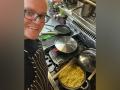 Australian PM shares snap of him cooking PM Modi's favourite khichdi to celebrate India-Australia trade pact - Hindi News | Australian PM shares snap of him cooking PM Modi's favourite khichdi to celebrate India-Australia trade pact | Latest entertainment News at Lokmattimes.com