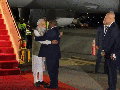 Papua New Guinea PM touches PM Modi's feet on his arrival - Hindi News | Papua New Guinea PM touches PM Modi's feet on his arrival | Latest international News at Lokmattimes.com
