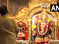 Chaitra Navratri begins, devotees offer prayer at Delhi's Jhandewalan Temple - Hindi News | Chaitra Navratri begins, devotees offer prayer at Delhi's Jhandewalan Temple | Latest national News at Lokmattimes.com