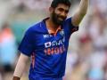 Bumrah undergoes back surgery in New Zealand, could resume bowling by August: Report - Hindi News | Bumrah undergoes back surgery in New Zealand, could resume bowling by August: Report | Latest cricket News at Lokmattimes.com