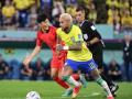 Brazil storms into quarters, Asian teams bite the dust; mixed reactions from football lovers in Kolkata - Hindi News | Brazil storms into quarters, Asian teams bite the dust; mixed reactions from football lovers in Kolkata | Latest football News at Lokmattimes.com