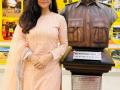 Nimrat visits Patiala for inaugural of late father's statue at Regiment - Hindi News | Nimrat visits Patiala for inaugural of late father's statue at Regiment | Latest entertainment News at Lokmattimes.com