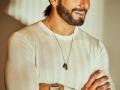 From buff to white: Amid nude shoot row, Ranveer drops new pics in all-white - Hindi News | From buff to white: Amid nude shoot row, Ranveer drops new pics in all-white | Latest entertainment News at Lokmattimes.com
