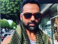 Abhay Deol shares what happens when he waits in vanity van for too long - Hindi News | Abhay Deol shares what happens when he waits in vanity van for too long | Latest lifestyle News at Lokmattimes.com