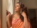 Kajol poses in 'beloved saree' - Hindi News | Kajol poses in 'beloved saree' | Latest lifestyle News at Lokmattimes.com