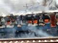 Agitators dodge Gaya police, set passenger train on fire - Hindi News | Agitators dodge Gaya police, set passenger train on fire | Latest politics News at Lokmattimes.com