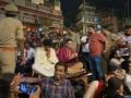 As 'Bhool Bhulaiyaa 2' BO bull run continues, Kartik prays at Kashi Vishwanath - Hindi News | As 'Bhool Bhulaiyaa 2' BO bull run continues, Kartik prays at Kashi Vishwanath | Latest entertainment News at Lokmattimes.com