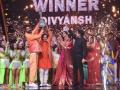 Divyansh, Manuraj lift the trophy on 'India's Got Talent 9' - Hindi News | Divyansh, Manuraj lift the trophy on 'India's Got Talent 9' | Latest entertainment News at Lokmattimes.com