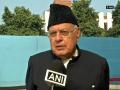 COVID-19 positive Farooq Abdullah getting better, informs his son Omar - Hindi News | COVID-19 positive Farooq Abdullah getting better, informs his son Omar | Latest national News at Lokmattimes.com