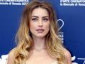 Amber Heard 'devastated, heartbroken' on mother's death - Hindi News | Amber Heard 'devastated, heartbroken' on mother's death | Latest entertainment News at Lokmattimes.com