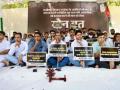 Lakhimpur Kheri incident: IYC stages silent protest at Jantar Mantar - Hindi News | Lakhimpur Kheri incident: IYC stages silent protest at Jantar Mantar | Latest politics News at Lokmattimes.com