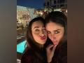 Kareena Kapoor showers birthday love on the 'pride of family' Karisma Kapoor - Hindi News | Kareena Kapoor showers birthday love on the 'pride of family' Karisma Kapoor | Latest maharashtra News at Lokmattimes.com