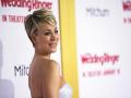Kaley Cuoco celebrates 34th birthday on 'The Flight Attendant' sets - Hindi News | Kaley Cuoco celebrates 34th birthday on 'The Flight Attendant' sets | Latest entertainment News at Lokmattimes.com