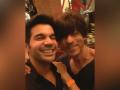 Rajkummar Rao has his fanboy moment with SRK - Hindi News | Rajkummar Rao has his fanboy moment with SRK | Latest entertainment News at Lokmattimes.com
