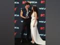 Shawn Mendes loves simple date nights with Camila Cabello - Hindi News | Shawn Mendes loves simple date nights with Camila Cabello | Latest entertainment News at Lokmattimes.com