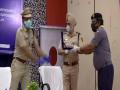 Delhi Police felicitates 'unsung heroes' of COVID-19 - Hindi News | Delhi Police felicitates 'unsung heroes' of COVID-19 | Latest national News at Lokmattimes.com