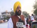Bhagwant Mann says police deployment in Punjab will not be politician-centric but aimed at security of people - Hindi News | Bhagwant Mann says police deployment in Punjab will not be politician-centric but aimed at security of people | Latest politics News at Lokmattimes.com