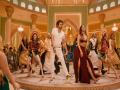 Thalapathy Vijay, Pooja Hegde dazzle in 'Beast' movie's first single 'Arabic Kuthu' - Hindi News | Thalapathy Vijay, Pooja Hegde dazzle in 'Beast' movie's first single 'Arabic Kuthu' | Latest entertainment News at Lokmattimes.com
