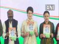 Priyanka Gandhi launches Congress manifesto for UP polls, promises 20 lakh govt jobs - Hindi News | Priyanka Gandhi launches Congress manifesto for UP polls, promises 20 lakh govt jobs | Latest politics News at Lokmattimes.com