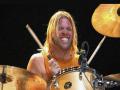 Foo Fighters call off tour dates following Taylor Hawkins' death - Hindi News | Foo Fighters call off tour dates following Taylor Hawkins' death | Latest entertainment News at Lokmattimes.com
