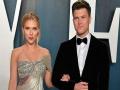 Scarlett Johansson reveals about her 'intentional intimacy' wedding with Colin Jost amid pandemic - Hindi News | Scarlett Johansson reveals about her 'intentional intimacy' wedding with Colin Jost amid pandemic | Latest entertainment News at Lokmattimes.com