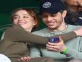 Pete Davidson, Phoebe Dynevor make romance official at London's public event - Hindi News | Pete Davidson, Phoebe Dynevor make romance official at London's public event | Latest entertainment News at Lokmattimes.com
