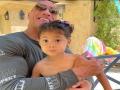Dwayne Johnson pens down adorable birthday note for daughter Tia - Hindi News | Dwayne Johnson pens down adorable birthday note for daughter Tia | Latest entertainment News at Lokmattimes.com