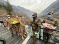 Indian Army extends gesture of friendship to Pakistan on New Year - Hindi News | Indian Army extends gesture of friendship to Pakistan on New Year | Latest national News at Lokmattimes.com