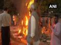 People across India perform 'Holika Dahan' amid COVID-19 restrictions - Hindi News | People across India perform 'Holika Dahan' amid COVID-19 restrictions | Latest national News at Lokmattimes.com