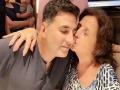 'Must be singing Happy Birthday to me': Akshay Kumar misses late mother on his birthday - Hindi News | 'Must be singing Happy Birthday to me': Akshay Kumar misses late mother on his birthday | Latest entertainment News at Lokmattimes.com