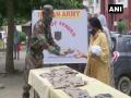 Army distributes food to needy in J-K's Rajouri - Hindi News | Army distributes food to needy in J-K's Rajouri | Latest national News at Lokmattimes.com