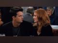 Here's how Matthew Perry persuaded Julia Roberts to star in 'Friends' - Hindi News | Here's how Matthew Perry persuaded Julia Roberts to star in 'Friends' | Latest entertainment News at Lokmattimes.com