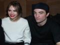 Robert Pattinson provides rare glimpse into his relationship with ladylove Suki Waterhouse - Hindi News | Robert Pattinson provides rare glimpse into his relationship with ladylove Suki Waterhouse | Latest entertainment News at Lokmattimes.com