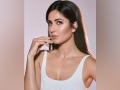 Katrina Kaif tests positive for COVID-19, under home quarantine - Hindi News | Katrina Kaif tests positive for COVID-19, under home quarantine | Latest maharashtra News at Lokmattimes.com