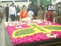 Kangana Ranaut pays homage at the J Jayalalithaa memorial in Marina beach - Hindi News | Kangana Ranaut pays homage at the J Jayalalithaa memorial in Marina beach | Latest national News at Lokmattimes.com