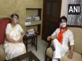 Scindia meets Sumitra Mahajan in Indore - Hindi News | Scindia meets Sumitra Mahajan in Indore | Latest national News at Lokmattimes.com