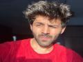 Kartik Aaryan amuses fans with his latest post - Hindi News | Kartik Aaryan amuses fans with his latest post | Latest entertainment News at Lokmattimes.com