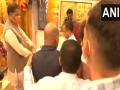 Arvind Kejriwal, Sisodia prayers at temple in Delhi as AAP heading towards majority in Punjab polls - Hindi News | Arvind Kejriwal, Sisodia prayers at temple in Delhi as AAP heading towards majority in Punjab polls | Latest national News at Lokmattimes.com