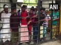 Workers from West Bengal stranded in Kerala amid nationwide lockdown - Hindi News | Workers from West Bengal stranded in Kerala amid nationwide lockdown | Latest national News at Lokmattimes.com
